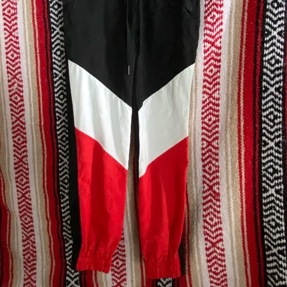 Alala Joggers - Picture 3 of 5